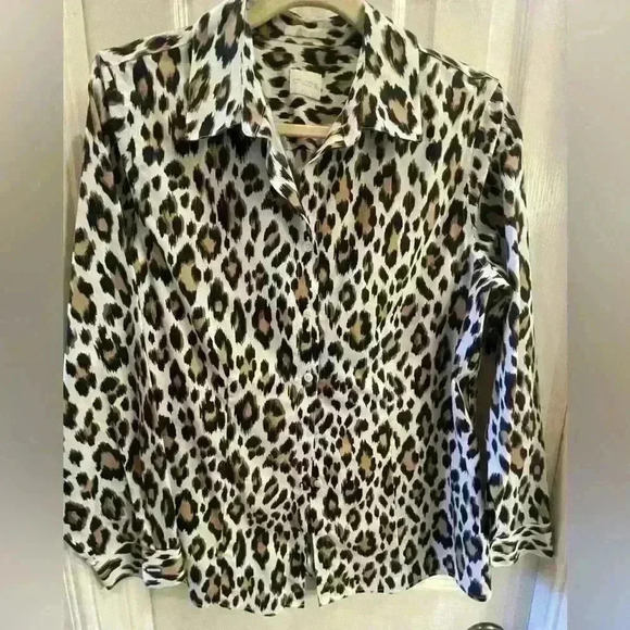 Chico’s No Iron animal print button down. Medium. No stretch. - Picture 1 of 4